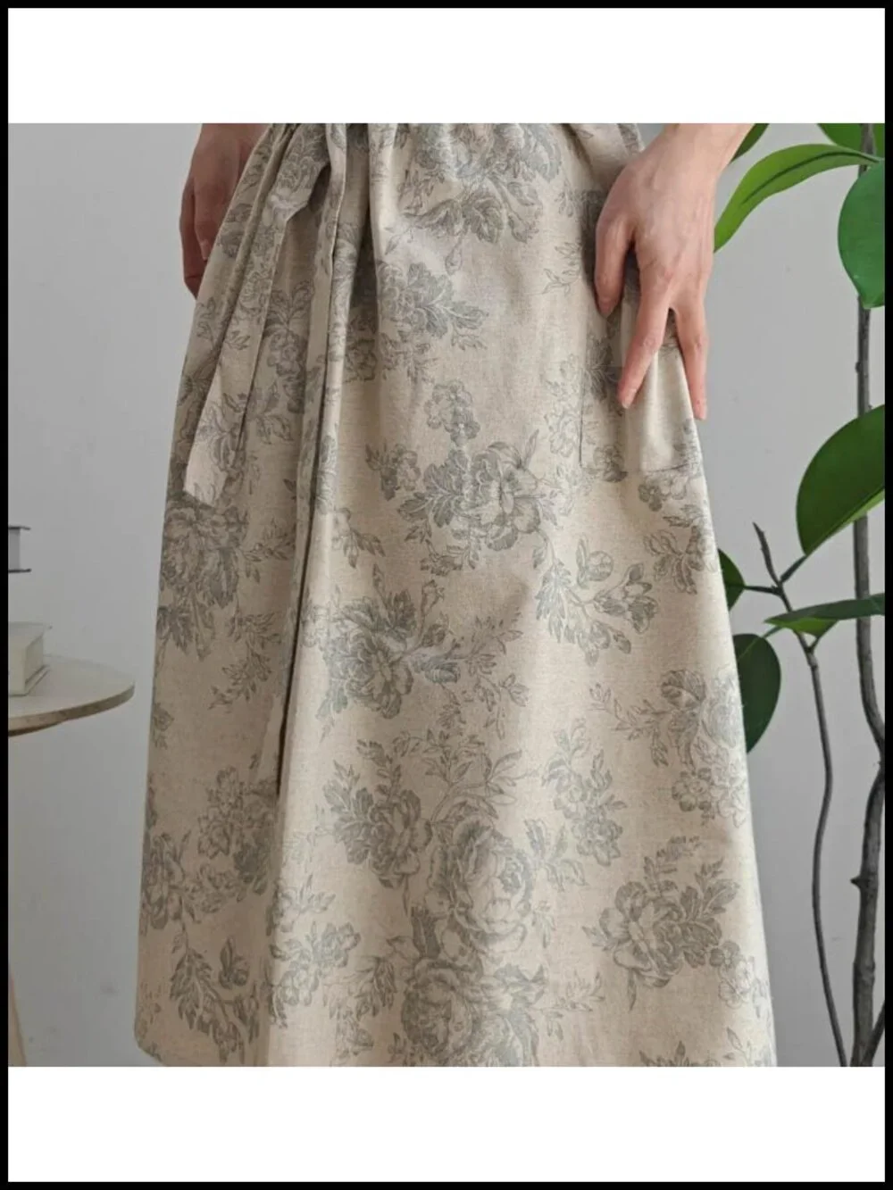 Cotton Linen Blend Adjustable Waist Apron with Pocket for Cooking Baking Garden